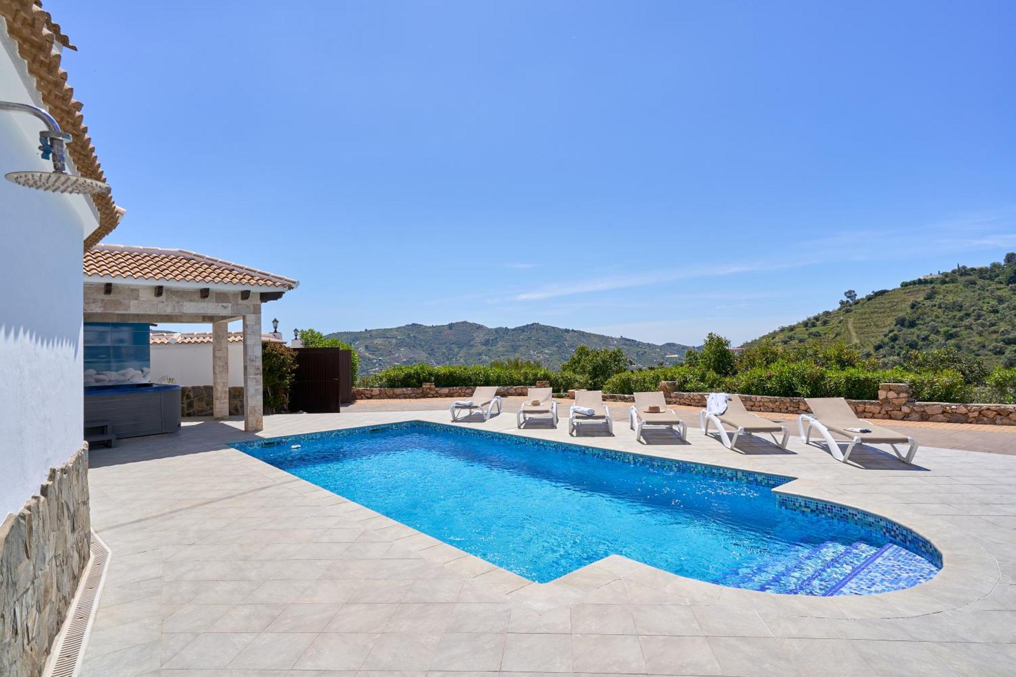 Villa Javier En Sayalonga Extérieur photo