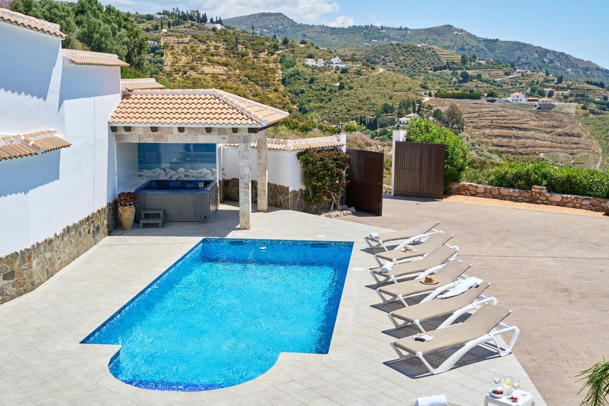 Villa Javier En Sayalonga Extérieur photo